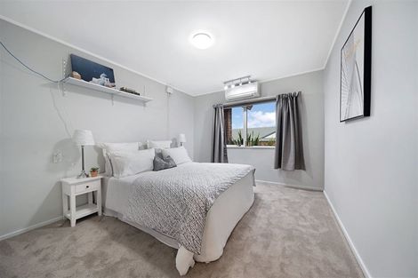 Photo of property in 7 Coupland Court, Glendene, Auckland, 0602