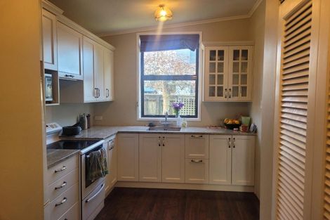 Photo of property in 23 Hine Street, New Plymouth, 4310