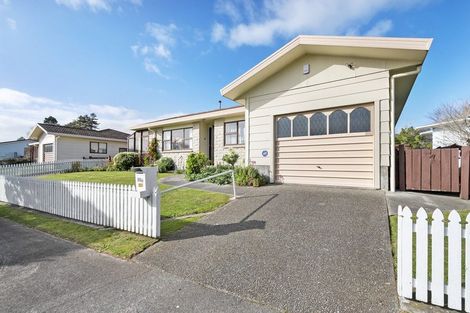 Photo of property in 55b Chatsworth Place, Highbury, Palmerston North, 4412