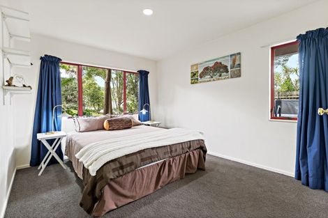 Photo of property in 70 Kate Sheppard Avenue, Torbay, Auckland, 0630