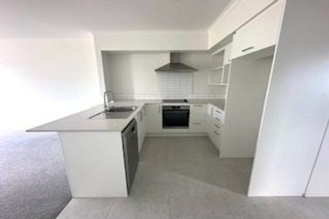 Photo of property in 27 Manarini Road, Westgate, Auckland, 0614