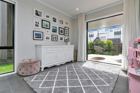 Photo of property in 33 Mapou Road, Hobsonville, Auckland, 0616