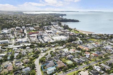 Photo of property in 1/36 Browns Bay Road, Rothesay Bay, Auckland, 0630