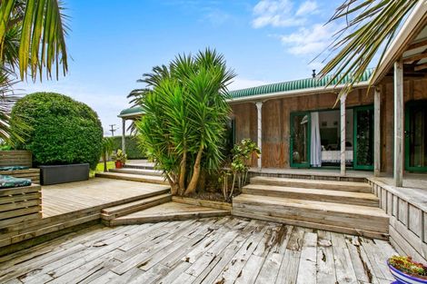 Photo of property in 128 Wairau Road, Oakura, 4314