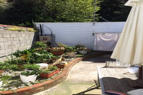 Photo of property in 43 Patanga Crescent, Thorndon, Wellington, 6011