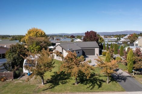 Photo of property in 23 Orchard Street, Clyde, 9330