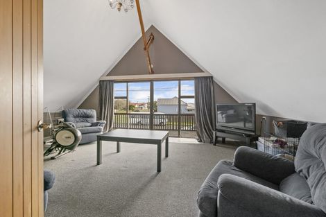 Photo of property in 16 Douglas Street, Hawera, 4610