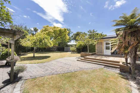 Photo of property in 19 Surrey Crescent, Hokowhitu, Palmerston North, 4410