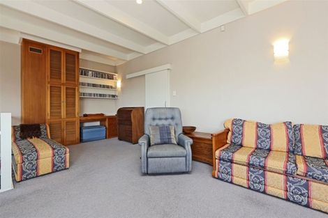 Photo of property in 2/140 Te Mata Road, Havelock North, 4130