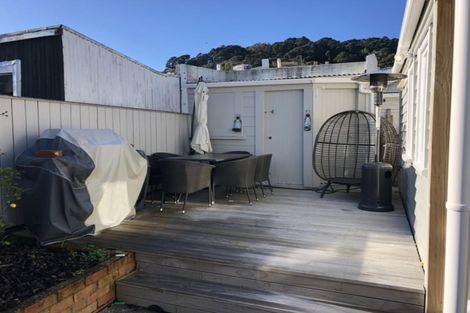 Photo of property in 7 Fallowfield Avenue, Mount Victoria, Wellington, 6011