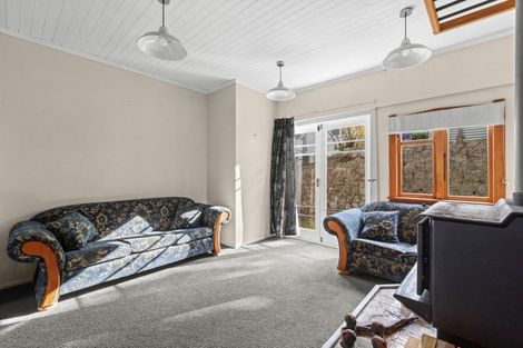 Photo of property in 43 Chaucer Road, Hospital Hill, Napier, 4110