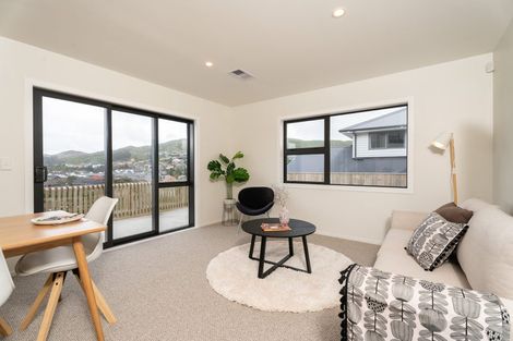 Photo of property in 50 Farnworth Terrace, Glenside, Wellington, 6037