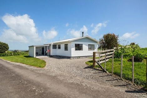 Photo of property in 629 South Road, Omata, New Plymouth, 4374