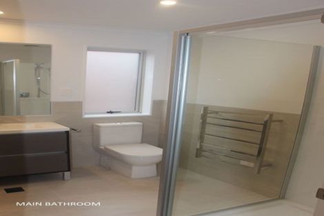 Photo of property in 29 Ambar Ridge Avenue, Massey, Auckland, 0614