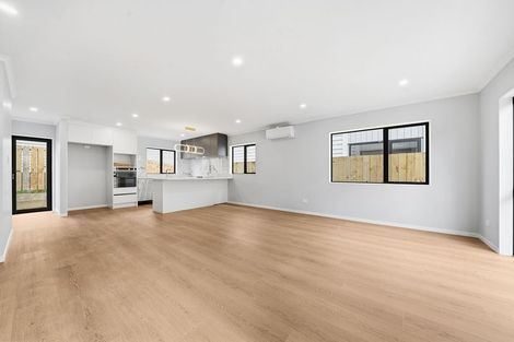 Photo of property in 9 Eastglen Road, Glen Eden, Auckland, 0602