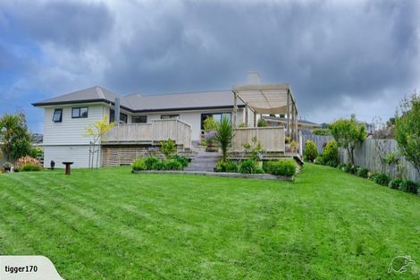 Photo of property in 4 Gavinike Place, Waimauku, 0812