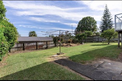 Photo of property in 19 Carole Crescent, Pakuranga, Auckland, 2010