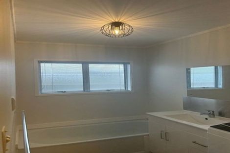 Photo of property in 40 Tiraumea Drive, Pakuranga, Auckland, 2010