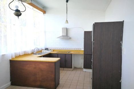 Photo of property in 40 West Coast Road, Glen Eden, Auckland, 0602