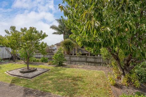 Photo of property in 98 Rototuna Road, Rototuna, Hamilton, 3210