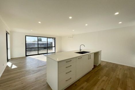 Photo of property in 25a Woodleigh Street, Frankleigh Park, New Plymouth, 4310