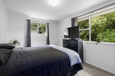 Photo of property in 7 Waipuna Grove, Stokes Valley, Lower Hutt, 5019