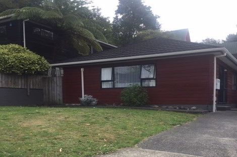 Photo of property in 2/4 Dowse Drive, Maungaraki, Lower Hutt, 5010