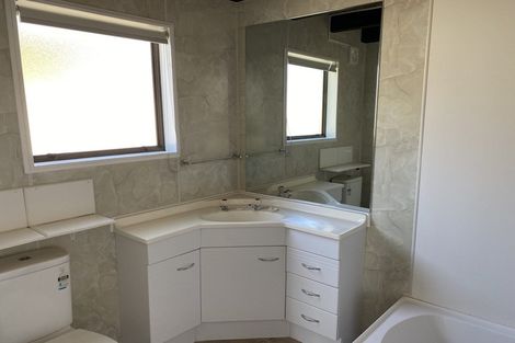 Photo of property in 18 Delshaw Avenue, Stanmore Bay, Whangaparaoa, 0932