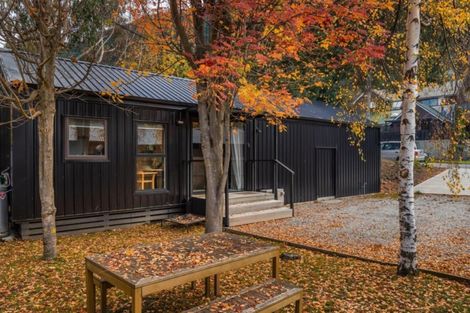 Photo of property in 18 Lochy Road, Fernhill, Queenstown, 9300