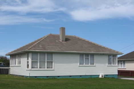 Photo of property in 46 Raupo Street, Castlecliff, Whanganui, 4501