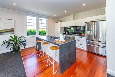 Photo of property in 17 Tarata Street, Saint Johns Hill, Whanganui, 4501