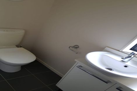 Photo of property in 11 Bridgefield Crescent, Flat Bush, Auckland, 2016