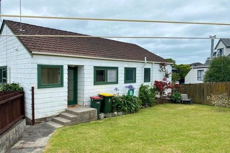 Photo of property in 32 Marendellas Drive, Bucklands Beach, Auckland, 2014