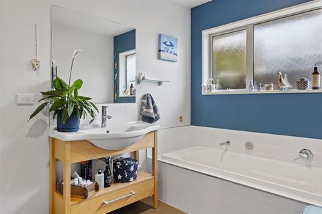 Photo of property in 16 Hakatere Road, Pegasus, 7612