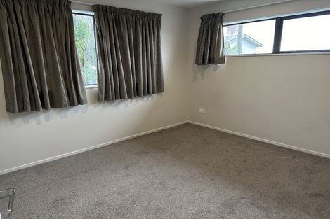 Photo of property in 3b Crystal Avenue, Glendene, Auckland, 0602