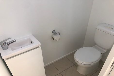 Photo of property in 130 Wairakei Road, Bryndwr, Christchurch, 8053