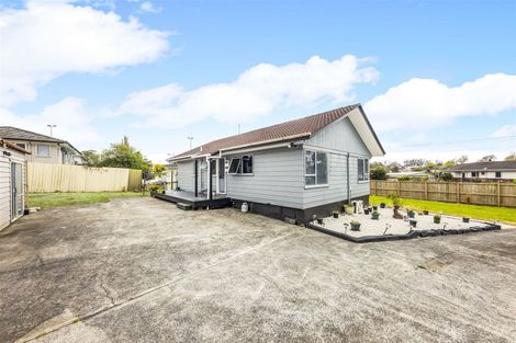 Photo of property in 8 Pesaro Place, Clover Park, Auckland, 2023
