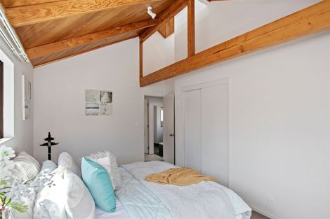 Photo of property in 1/6 Glucina Avenue, West Harbour, Auckland, 0618