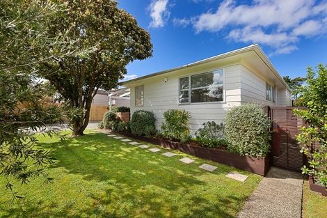 Photo of property in 5 Clensmore Place, Torbay, Auckland, 0630