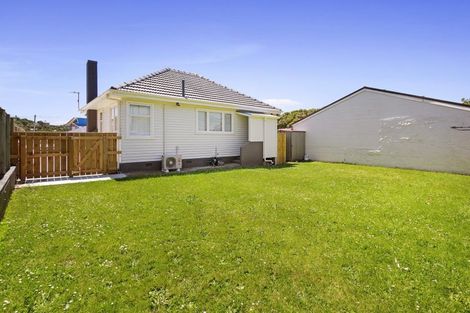 Photo of property in 98 Kilbirnie Crescent, Kilbirnie, Wellington, 6022