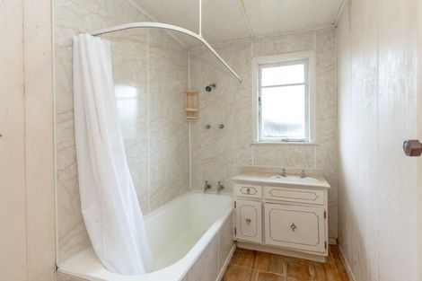 Photo of property in 14 Udy Street, Greytown, 5712