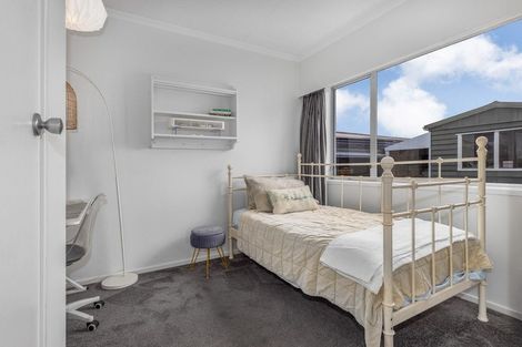 Photo of property in 23 Featherston Street, Levin, 5510