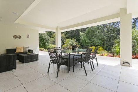 Photo of property in 7 Hobbs Road, Matakatia, Whangaparaoa, 0930