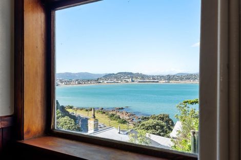Photo of property in 9 Hungerford Road, Lyall Bay, Wellington, 6022