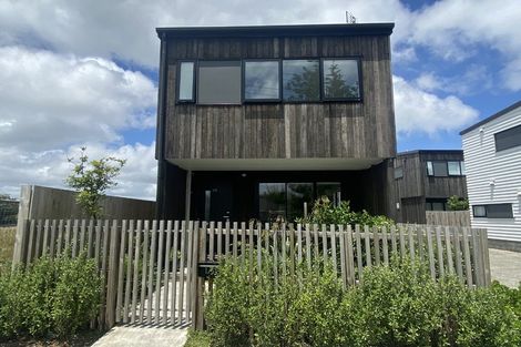 Photo of property in 1/5 Brandon Road, Glen Eden, Auckland, 0602