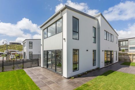 Photo of property in 2a Kaiaho Close, Aotea, Porirua, 5024