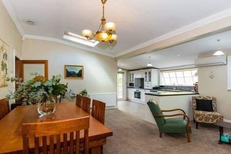 Photo of property in 32 Milton Road, Bluff Hill, Napier, 4110