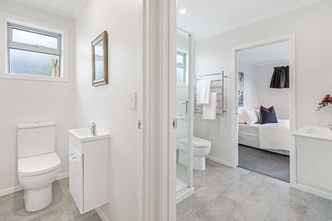 Photo of property in 24 Rangitira Avenue, Palmerston North, 4414