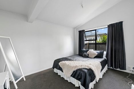 Photo of property in 6 Highbury Drive, Levin, 5510