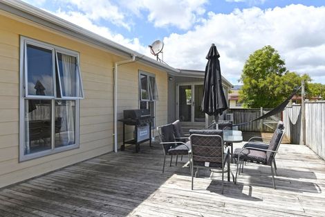 Photo of property in 41 Hartford Crescent, Totara Park, Upper Hutt, 5018